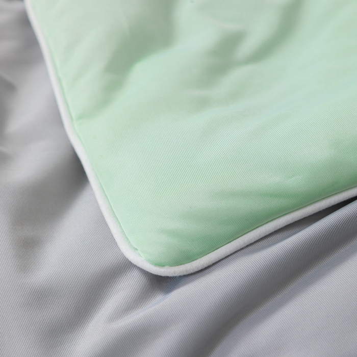 91家纺网 家纺一手货源 找家纺 潮邦家居 2025新款凉感丝夏被夏凉被空调被 薄荷绿拼灰