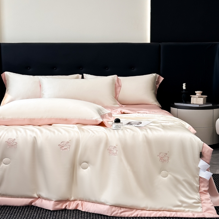 91家纺网 家纺一手货源 找家纺 满羽家纺 2025新款凉感冰丝夏被夏凉被空调被四件套 星星羊-奶白粉