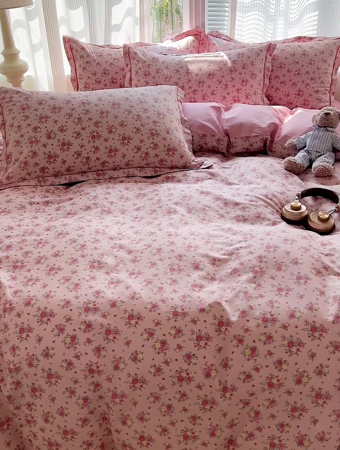 91家纺网 家纺一手货源 找家纺 暖芯优选 2025新款全棉纯棉一字绣四件套系列 甜美梦境