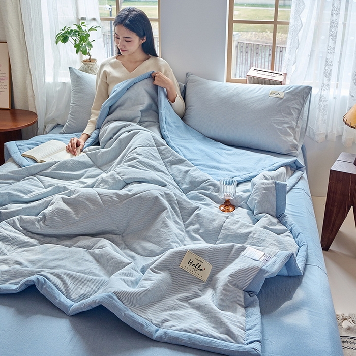 91家纺网 家纺一手货源 找家纺 恋人优选 2025新款纯棉色织水洗夏被 流年雾蓝