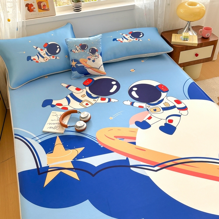 91家纺网 家纺一手货源 找家纺 ds生活馆 2026新款大版卡通牛奶丝凉席遨游太空