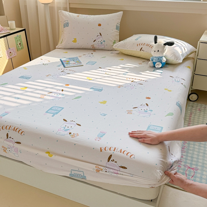 91家纺网 家纺一手货源 找家纺 呗旺鹿 2025新款正版三丽鸥全棉13372单品床笠 运动帕恰狗