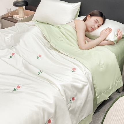 91家纺网 家纺一手货源 找家纺 （总）牛牛家纺 2025新款水洗冰丝刺绣夏被四件套