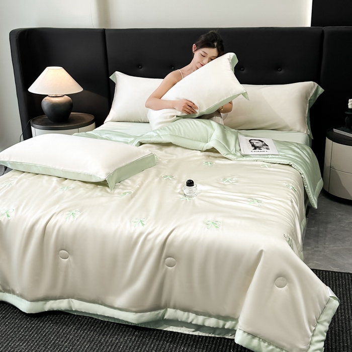 91家纺网 家纺一手货源 找家纺 满羽家纺 2025新款凉感冰丝夏被夏凉被空调被四件套 蝴蝶结-奶白绿