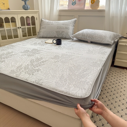 91家纺网 家纺一手货源 找家纺 花漾家居 2025新款A类色织提花PE凉感丝凉席三件套床单床笠款 床笠款-含羞灰