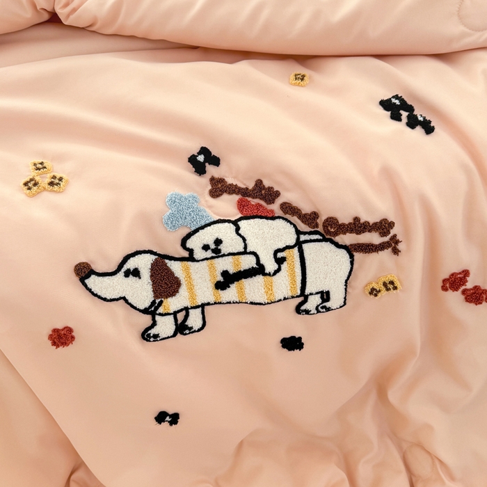 91家纺网 家纺一手货源 找家纺 丹本家纺 2025春夏新款薄被卡通小清新A类水洗棉毛巾绣夏被空调被 好朋友-冰玉
