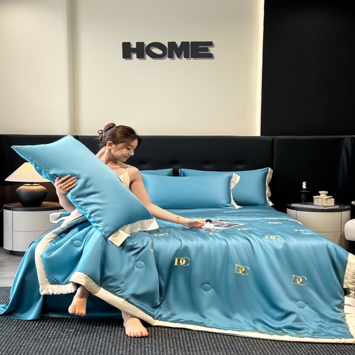 91家纺网 家纺一手货源 找家纺 满羽家纺 2025新款凉感冰丝夏被夏凉被空调被四件套 DC-宾利蓝