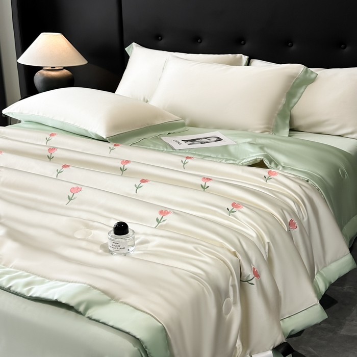 91家纺网 家纺一手货源 找家纺 满羽家纺 2025新款凉感冰丝夏被夏凉被空调被四件套 郁金香-奶白绿