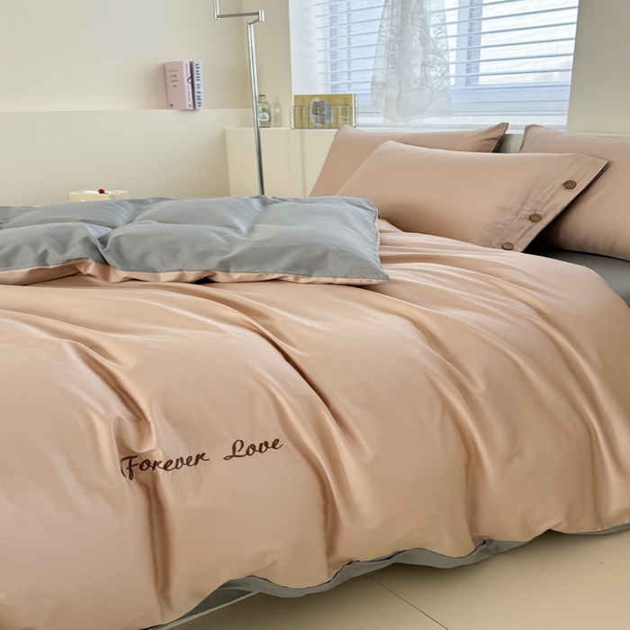 91家纺网 家纺一手货源 找家纺 2025新款A类纯色双拼长绒棉纯棉刺绣四件套 杏灰双韵