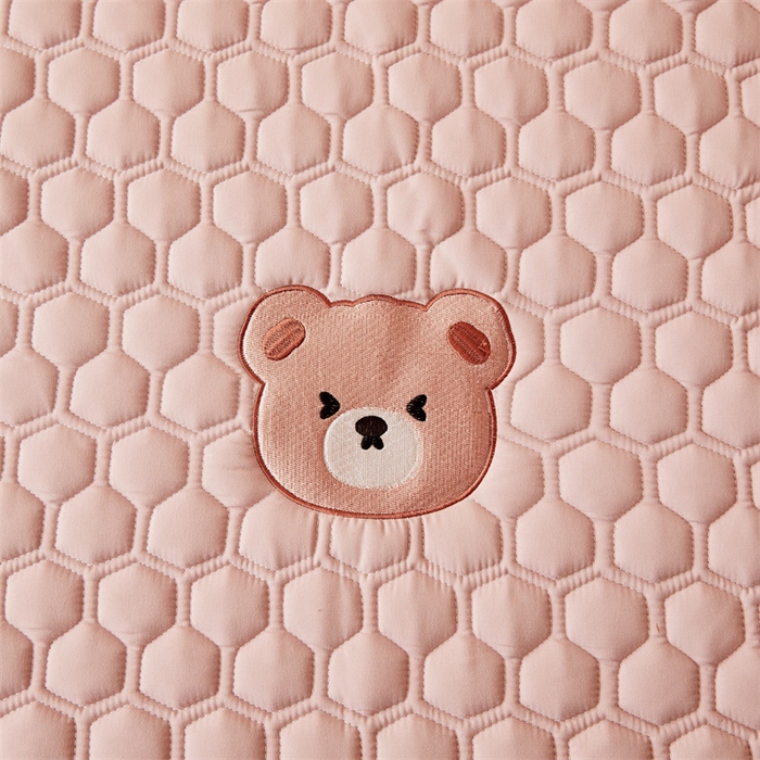 91家纺网 家纺一手货源 找家纺 布卢姆床垫 2025新款A类水洗棉刺绣抗菌床护垫 小熊仔-粉