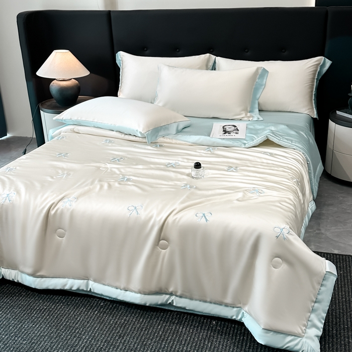 91家纺网 家纺一手货源 找家纺 满羽家纺 2025新款凉感冰丝夏被夏凉被空调被四件套 蝴蝶结-奶白兰