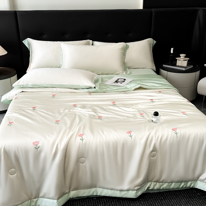 91家纺网 家纺一手货源 找家纺 满羽家纺 2025新款凉感冰丝夏被夏凉被空调被四件套 郁金香-奶白绿