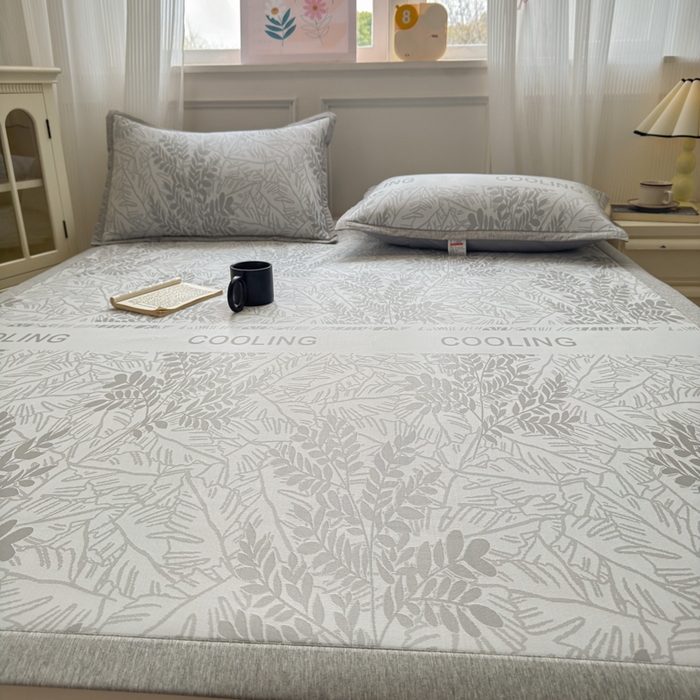 91家纺网 家纺一手货源 找家纺 花漾家居 2025新款A类色织提花PE凉感丝凉席三件套床单床笠款 床单款-含羞灰