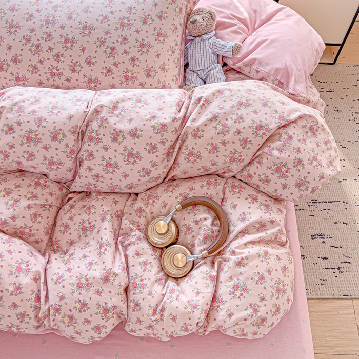 91家纺网 家纺一手货源 找家纺 暖芯优选 2025新款全棉纯棉一字绣四件套系列 甜美梦境