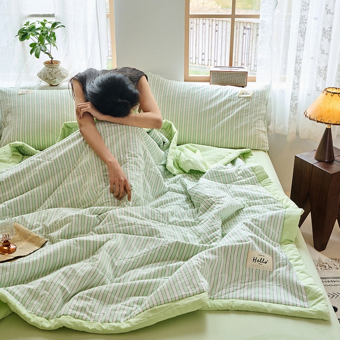 91家纺网 家纺一手货源 找家纺 恋人优选 2025新款纯棉色织水洗夏被 简约条纹-果绿