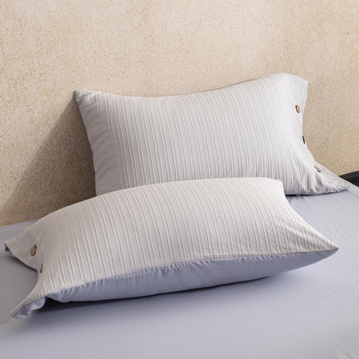 91家纺网 家纺一手货源 找家纺 恋之语 2025新款亲肤舒适提花纽扣款四件套 赛琳娜-雾蓝