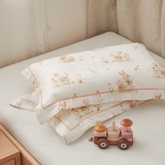 91家纺网 家纺一手货源 找家纺 荷马之梦 2025新款天竹系列—A类原创手绘风天竹纤维儿童枕套 春日郊游