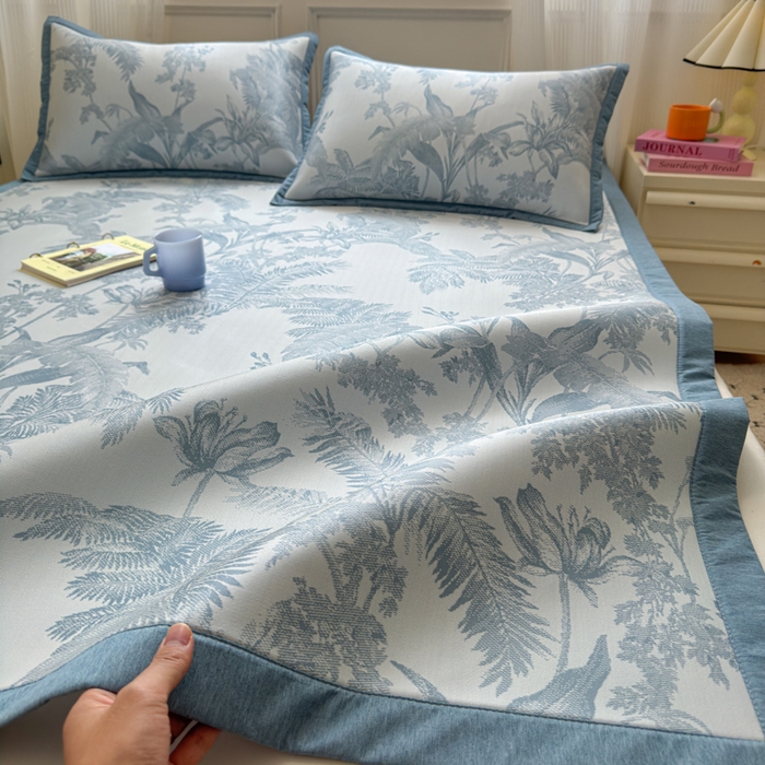 91家纺网 家纺一手货源 找家纺 花漾家居 2025新款A类色织提花PE凉感丝凉席三件套床单床笠款 床单款-芭蕉蓝