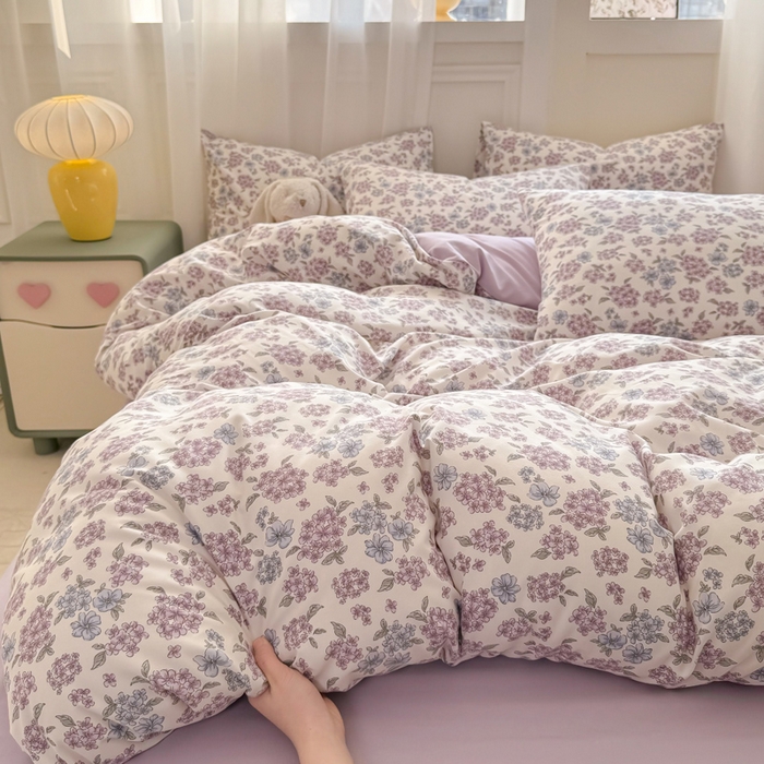 91家纺网 家纺一手货源 找家纺 丝芙妮家居2025新款水洗针织棉双层纱印花四件套 紫藤花开