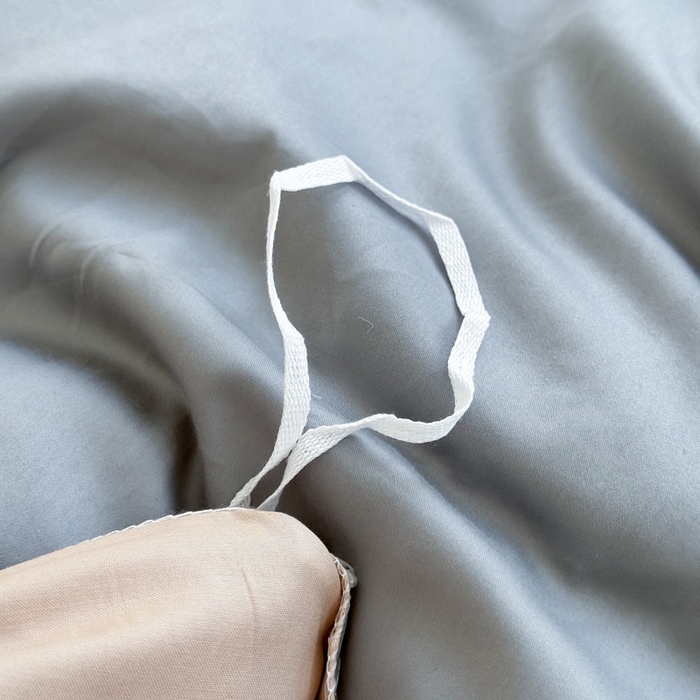 91家纺网 家纺一手货源 找家纺 艾迪尚家纺 2025新款A类纯色双拼长绒棉纯棉刺绣系列单品被套 被套单件（有单品 可定制） 杏灰双韵