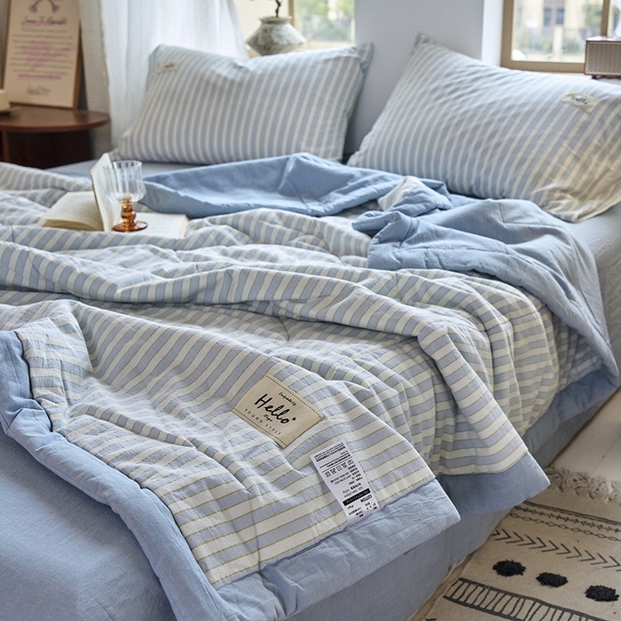 91家纺网 家纺一手货源 找家纺 恋人优选 2025新款纯棉色织水洗夏被 简约条纹-浅蓝