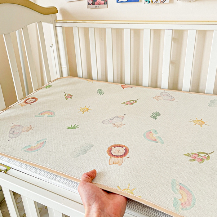 91家纺网 家纺一手货源 找家纺 富馨莱 2025新款幼儿园古藤席冰丝席双面可用儿童凉席双面凉感 狮子王国