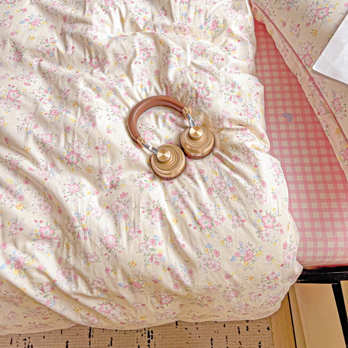 91家纺网 家纺一手货源 找家纺 暖芯优选 2025新款全棉纯棉一字绣四件套系列 春日限定