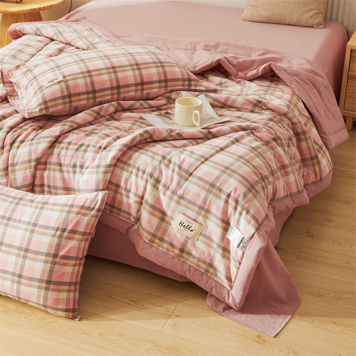 91家纺网 家纺一手货源 找家纺 恋人优选 2025新款纯棉色织水洗夏被 莫妮粉