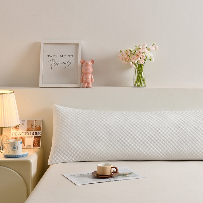 91家纺网 家纺一手货源 找家纺 艾兜坊 2025新款凉豆豆双人枕套 极简-白