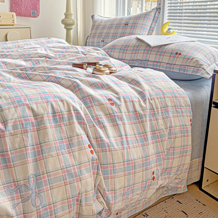 91家纺网 家纺一手货源 找家纺 暖芯优选 2025新款全棉纯棉一字绣四件套系列 樱桃派