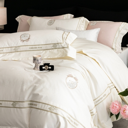 91家纺网 家纺一手货源 找家纺 馨蕊家居 2025春夏新品高定典藏提花系列刺绣四件套--露丝 露丝-月光白