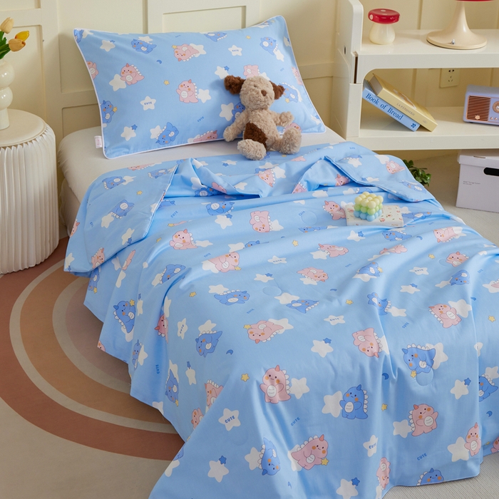 91家纺网 家纺一手货源 找家纺 ds生活馆 2025新款儿童学生纯棉精梳棉系列单夏被 星星恐龙蓝