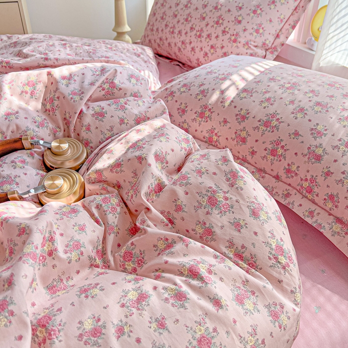 91家纺网 家纺一手货源 找家纺 暖芯优选 2025新款全棉纯棉一字绣四件套系列 甜美梦境