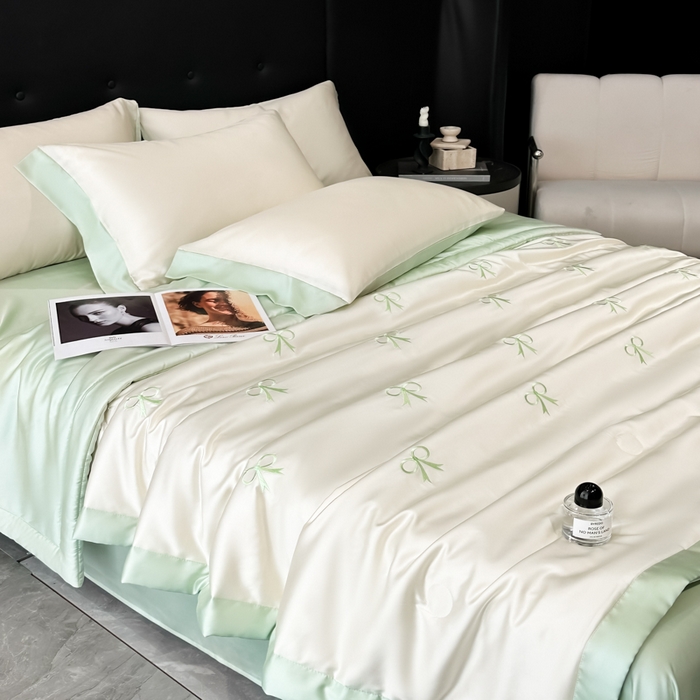 91家纺网 家纺一手货源 找家纺 满羽家纺 2025新款凉感冰丝夏被夏凉被空调被四件套 蝴蝶结-奶白绿