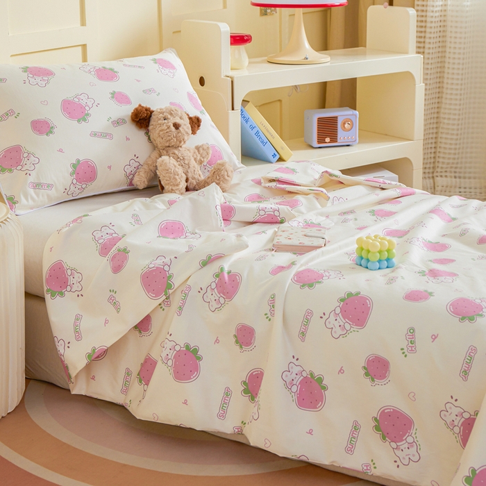 91家纺网 家纺一手货源 找家纺 ds生活馆 2025新款儿童学生纯棉精梳棉系列单夏被 草莓生活