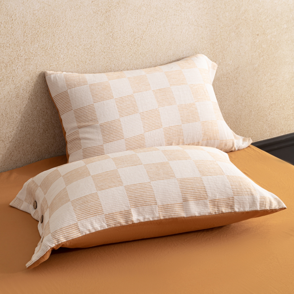 91家纺网 家纺一手货源 找家纺 恋之语 2025新款亲肤舒适提花纽扣款四件套 格律时尚-橙