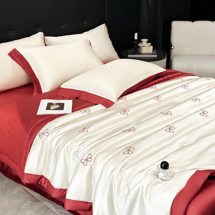 91家纺网 家纺一手货源 找家纺 满羽家纺 2025新款凉感冰丝夏被夏凉被空调被四件套 迷蝶-奶白红