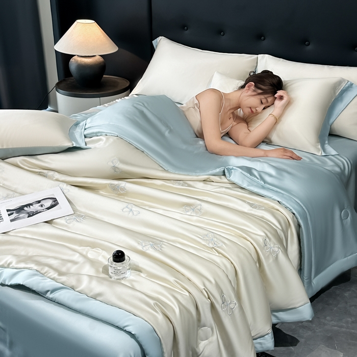 91家纺网 家纺一手货源 找家纺 满羽家纺 2025新款凉感冰丝夏被夏凉被空调被四件套 谜蝶-奶白兰