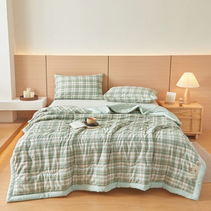 91家纺网 家纺一手货源 找家纺 易博家纺 2025新款格子纯色水洗棉无印风百分百新疆棉花夏被夏凉被被子被芯 莫奈格 绿