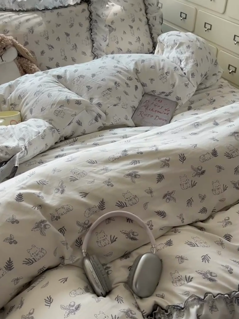 91家纺网 家纺一手货源 找家纺 眠帛家居 2025新款A类法式皱皱纱小清新蕾丝花边四件套 阿狸