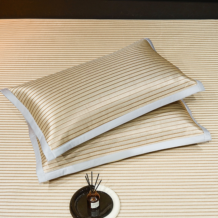 91家纺网 家纺一手货源 找家纺 999家纺 2025新款轻柔丝抗菌冰丝藤凉席（复合三明治款）宽包刺绣冰丝软席藤席 抗菌三明治冰丝藤席冰川-时尚咖