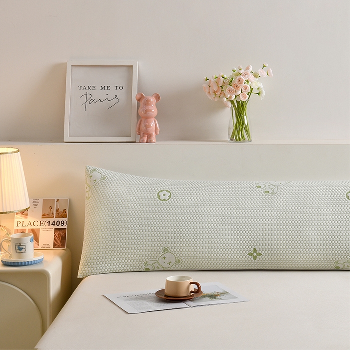 91家纺网 家纺一手货源 找家纺 艾兜坊 2025新款凉豆豆双人枕套 极简小熊-绿