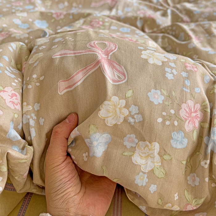 91家纺网 家纺一手货源 找家纺 暖芯优选 2025新款全棉纯棉一字绣四件套系列 春野星漫