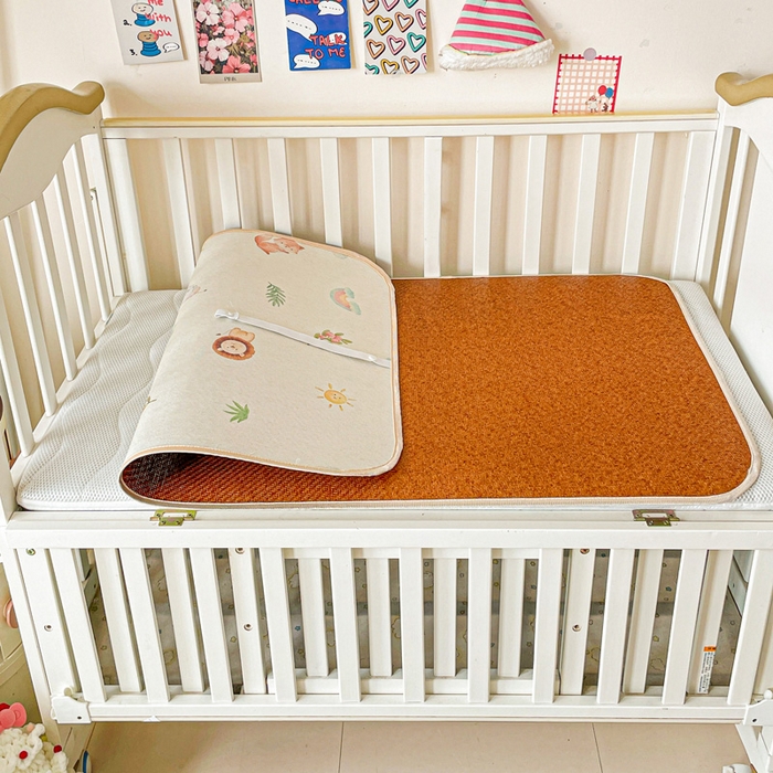 91家纺网 家纺一手货源 找家纺 富馨莱 2025新款幼儿园古藤席冰丝席双面可用儿童凉席双面凉感 狮子王国