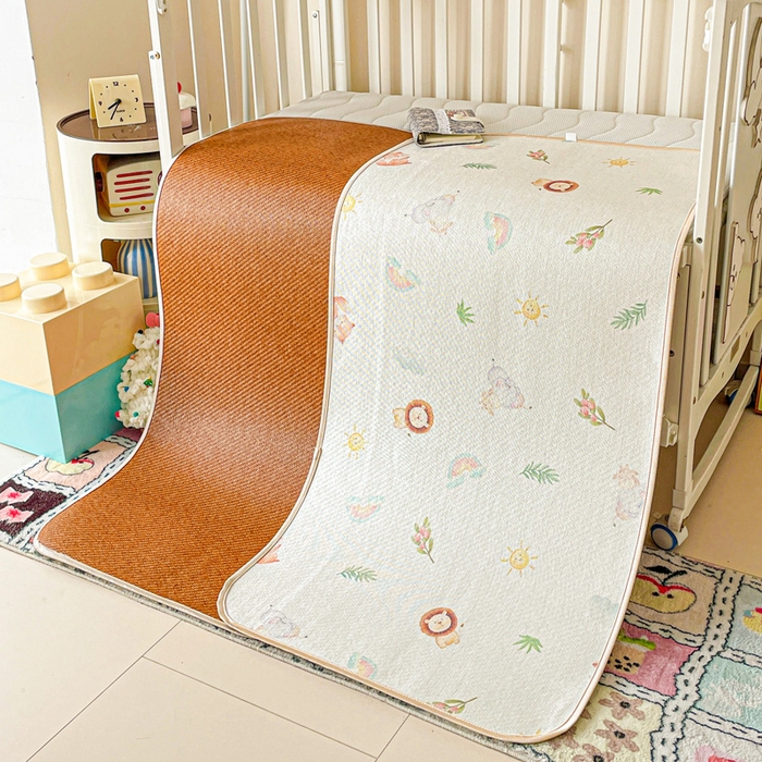 91家纺网 家纺一手货源 找家纺 富馨莱 2025新款幼儿园古藤席冰丝席双面可用儿童凉席双面凉感 狮子王国