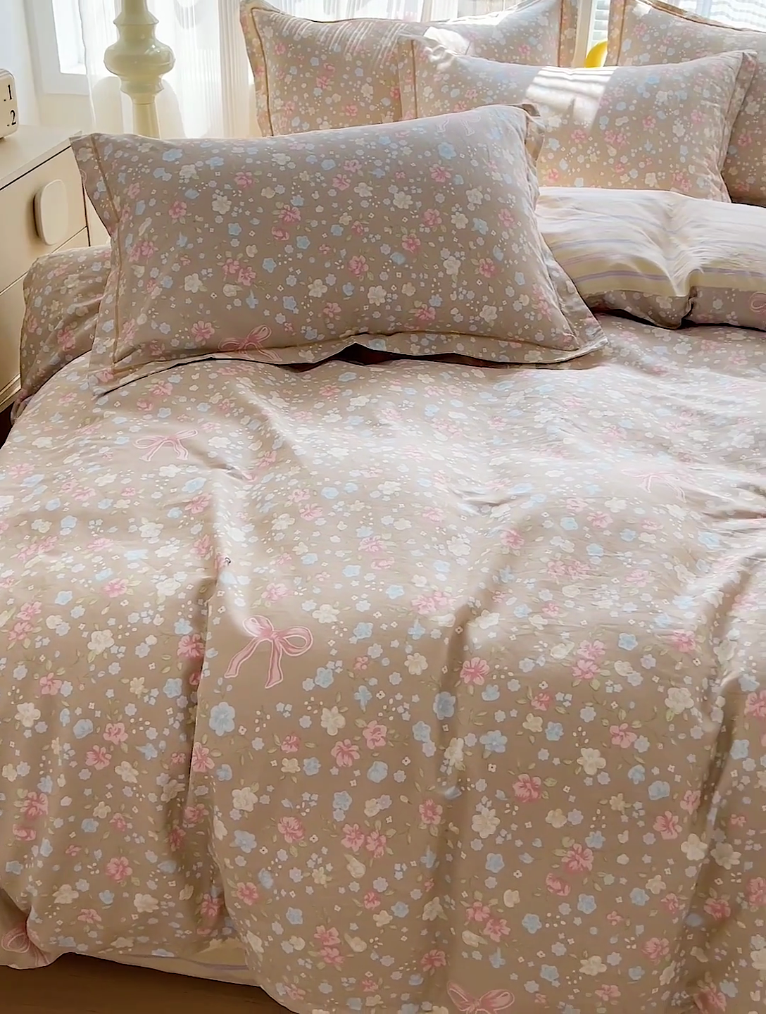 91家纺网 家纺一手货源 找家纺 暖芯优选 2025新款全棉纯棉一字绣四件套系列 春野星漫