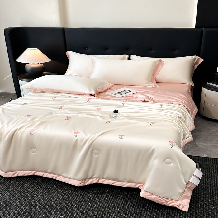 91家纺网 家纺一手货源 找家纺 满羽家纺 2025新款凉感冰丝夏被夏凉被空调被四件套 郁金香-奶白粉