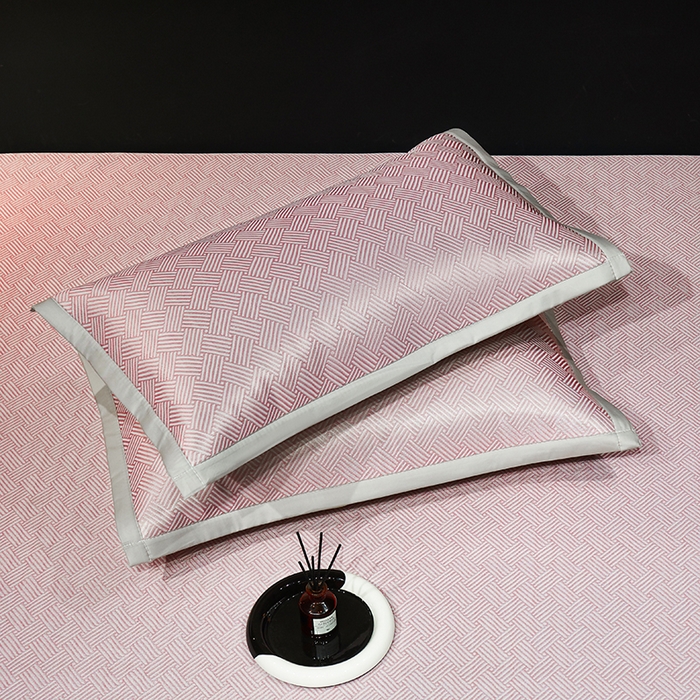 91家纺网 家纺一手货源 找家纺 999家纺 2025新款轻柔丝抗菌冰丝藤凉席（复合三明治款）宽包刺绣冰丝软席藤席 冰岛-暖玉粉