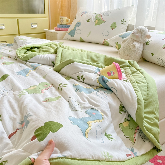 91家纺网 家纺一手货源 找家纺 美澳家纺 2025新款水洗棉印花夏被夏凉被空调被 小恐龙