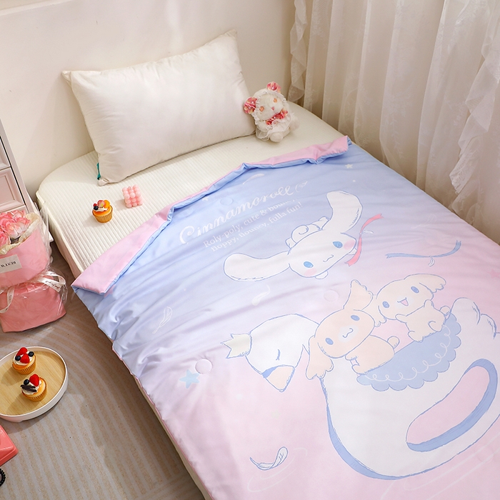 91家纺网 家纺一手货源 找家纺 2025新款三丽鸥正版授权库洛米儿童大版夏被夏凉被凉感天丝空调被夏凉被幼儿园午睡凉席夏被三件套 大耳狗-天鹅